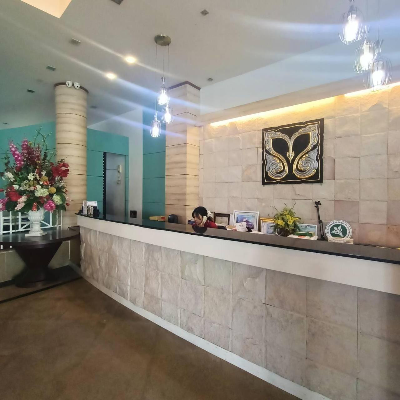 Mayflower Grande Hotel Phitsanulok Bagian luar foto