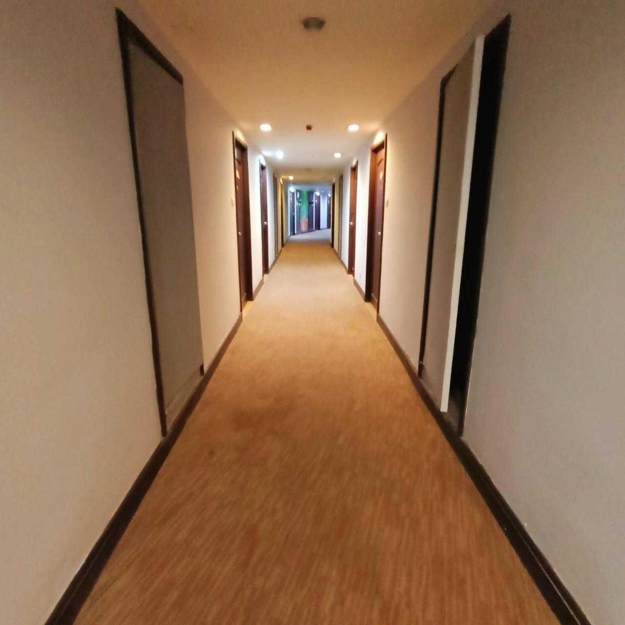 Mayflower Grande Hotel Phitsanulok Bagian luar foto