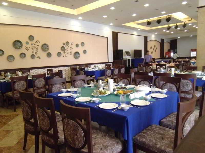 Mayflower Grande Hotel Phitsanulok Bagian luar foto