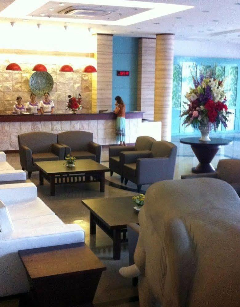 Mayflower Grande Hotel Phitsanulok Bagian luar foto